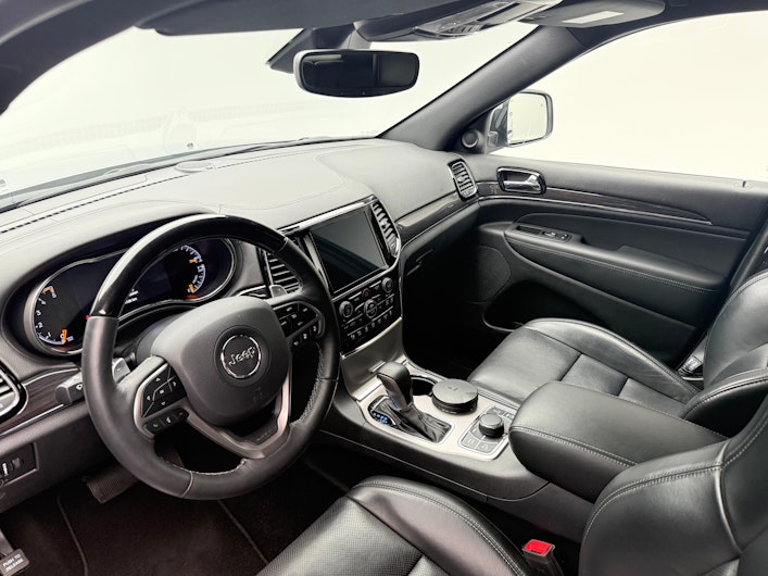 Vehicle image JEEP Grand Cherokee