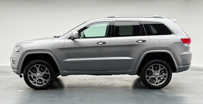 Vehicle image JEEP Grand Cherokee