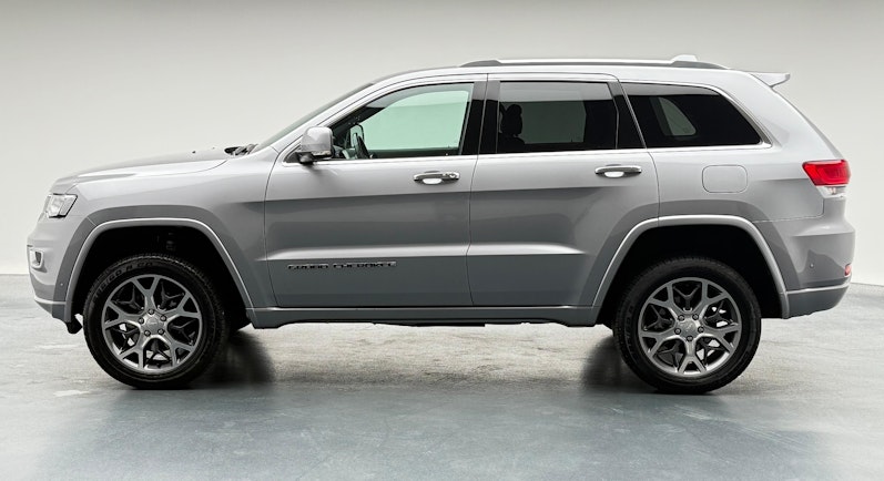 Vehicle image JEEP Grand Cherokee