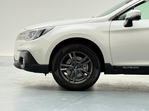 SUBARU Outback 2.5i Luxury 2