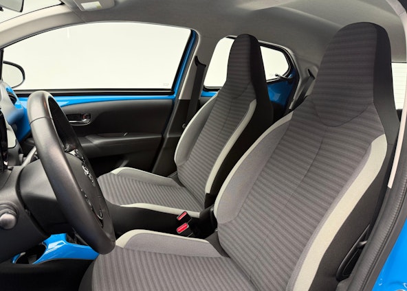 Vehicle image 5 Vehicle image 5