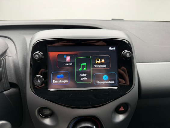 Vehicle image 9 Vehicle image 9