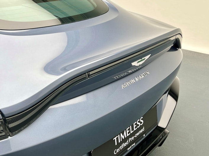 Vehicle image ASTON MARTIN V12 Vantage