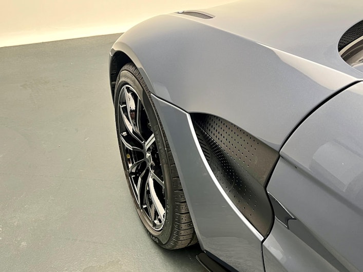 Vehicle image ASTON MARTIN V12 Vantage