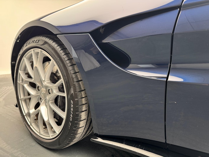 Vehicle image ASTON MARTIN V12 Vantage