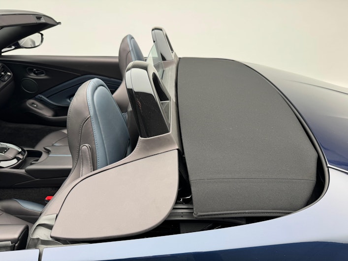 Vehicle image ASTON MARTIN V12 Vantage