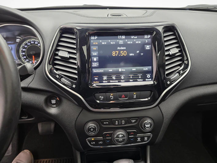 Fahrzeugbild JEEP CHEROKEE