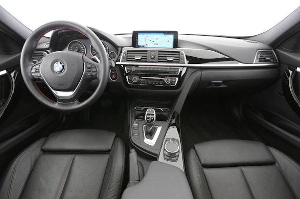 BMW 330i xDrive SAG Touring 4