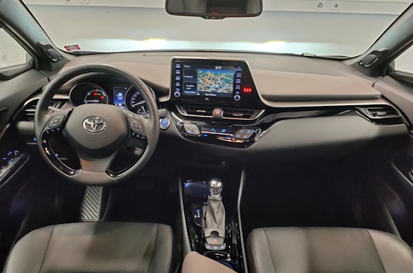 Toyota C-HR 2.0 VVTi HSD Premium 7