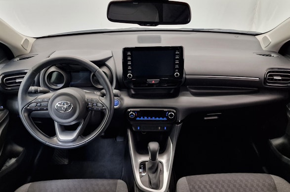 Toyota Yaris 1.5 VVT-i HSD Trend 8