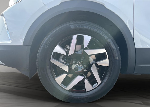 Vehicle image 8 Vehicle image 8