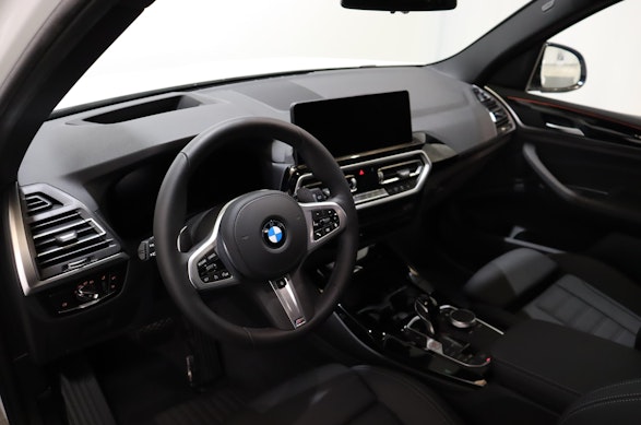 BMW X3 30i xDrive 3