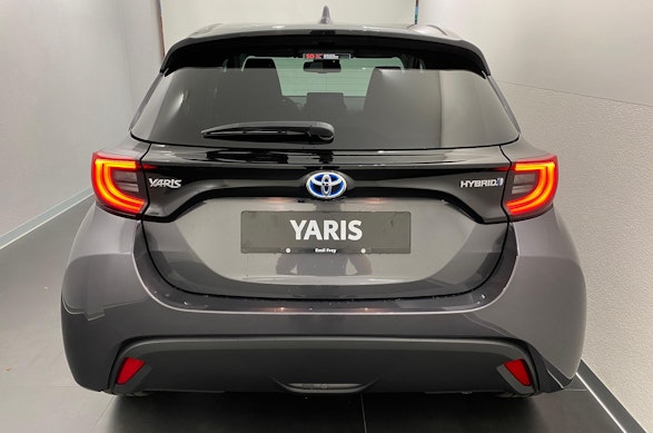 Toyota Yaris 1.5 VVT-i HSD Trend 9