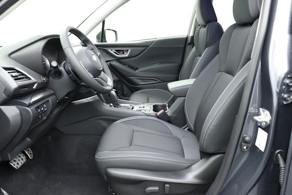 SUBARU Forester Station 2.0i e-Boxer Swiss Plus 2