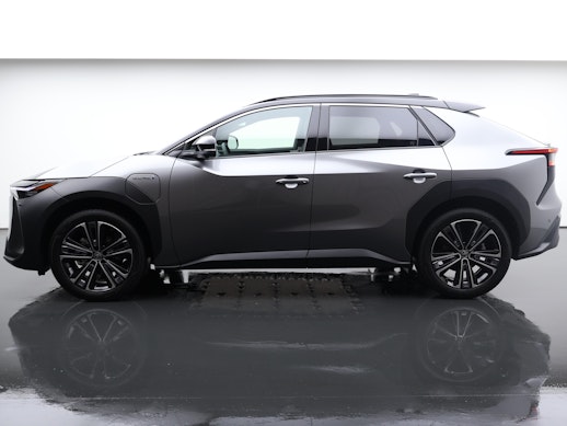 TOYOTA bZ4X Premium AWD 1