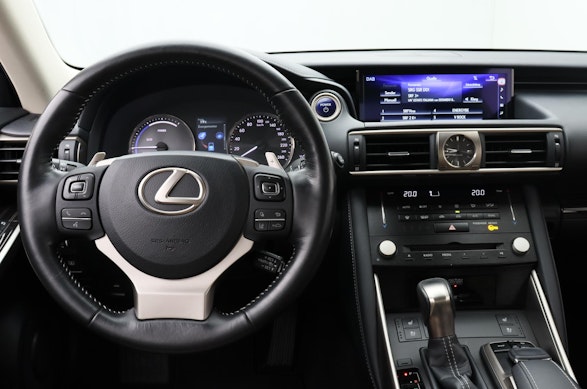 LEXUS IS 300h Excellence 4