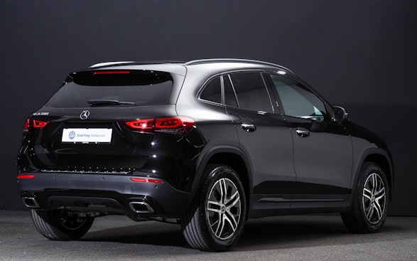 MERCEDES-BENZ GLA 200 Progressive 1
