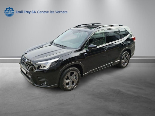 SUBARU Forester Station 2.0i e-Boxer Black Edition 11