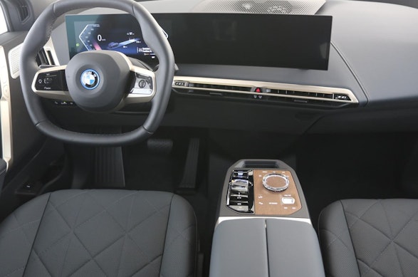 BMW i iX xDrive40 4