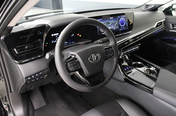 Toyota Mirai Fuel Cell Platinum 4