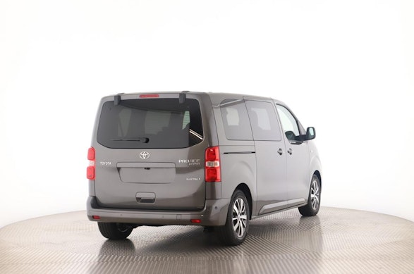 TOYOTA PROACE Verso L1 75KWh Trend 9