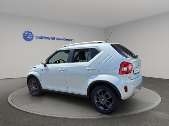 Vehicle image 6