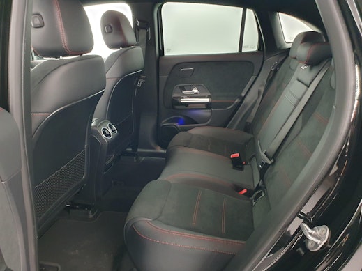 MERCEDES-BENZ EQA 300 AMG Line 4m 6