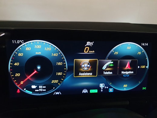 MERCEDES-BENZ EQA 300 AMG Line 4m 10