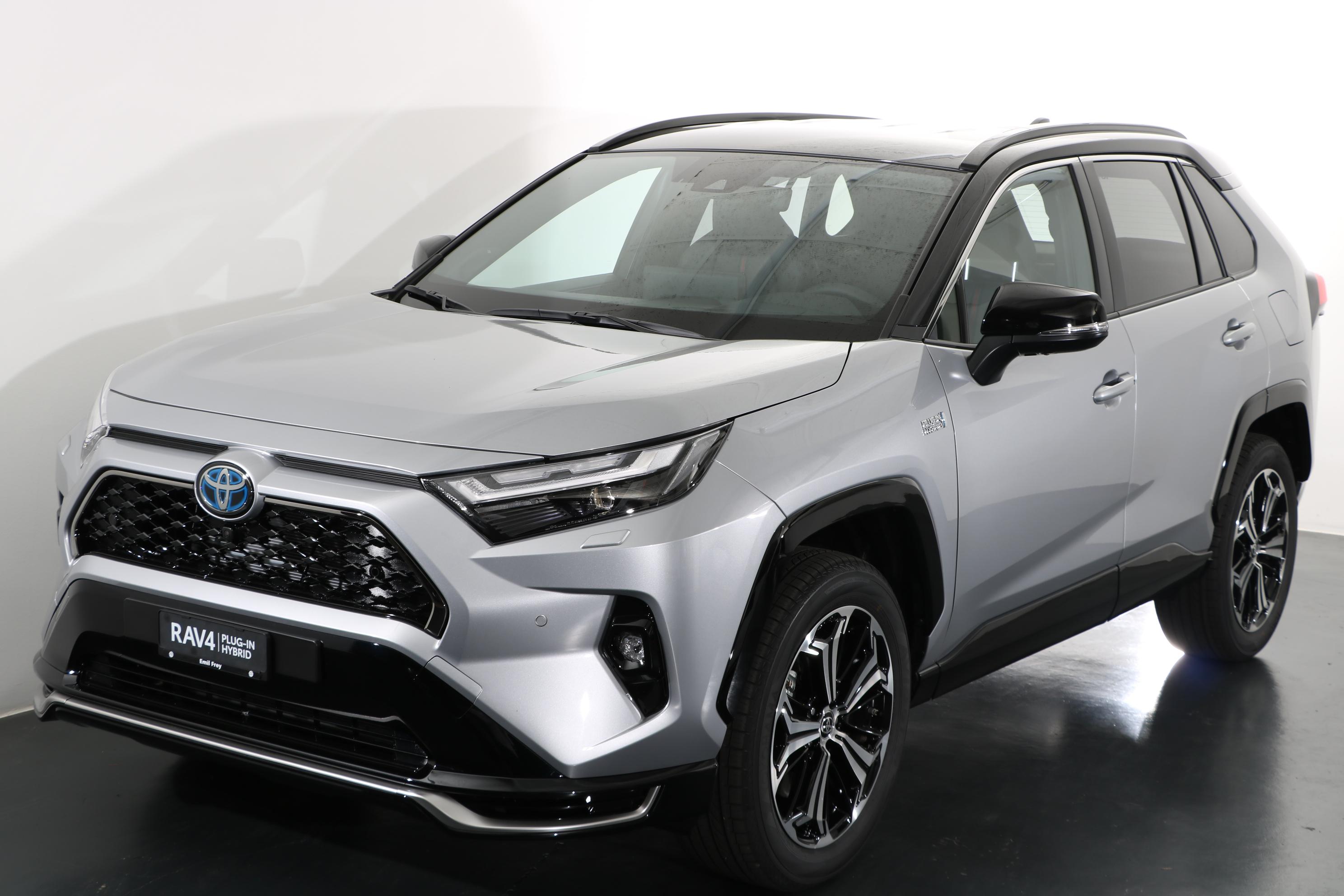 Toyota RAV4 hybride : découvrez la capacité de son réservoir d
