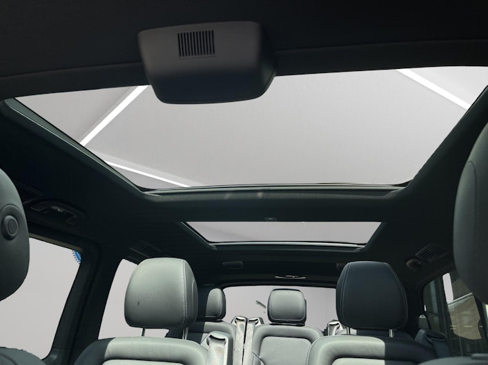 Vehicle image MERCEDES-BENZ EQV 300