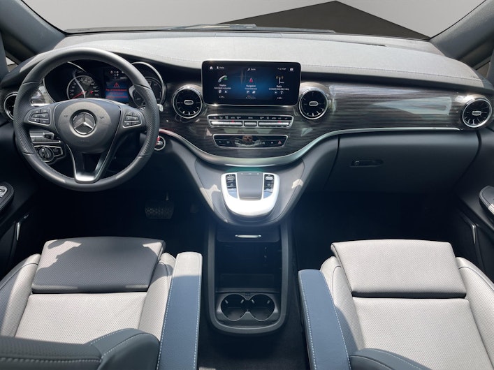 Vehicle image MERCEDES-BENZ EQV 300