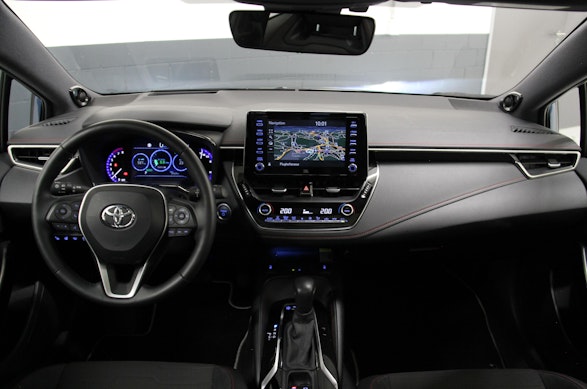 Toyota Corolla 2.0 HSD Premium 9