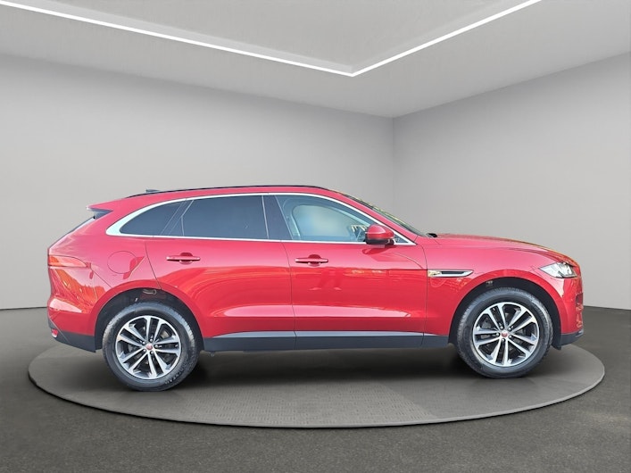 Vehicle image JAGUAR F-PACE