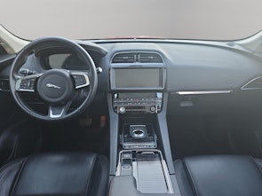 Vehicle image JAGUAR F-Pace 2.0 T 250 Prestige AWD