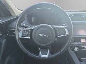 Vehicle image JAGUAR F-Pace 2.0 T 250 Prestige AWD