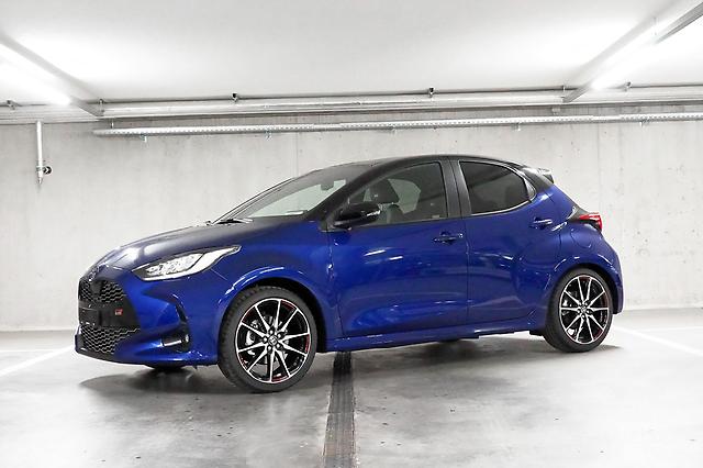 TOYOTA Yaris 1.5 VVT-i HSD GR Sport: Jetzt Probefahrt buchen!