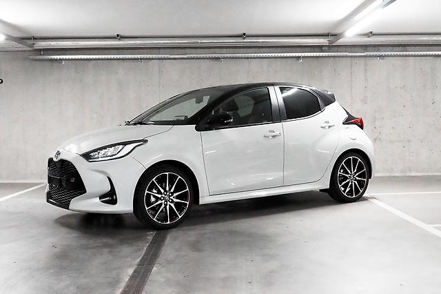 TOYOTA Yaris 1.5 VVT-i HSD GR Sport: Jetzt Probefahrt buchen!