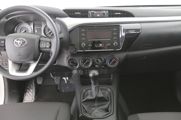 Toyota Hilux Double Cab.-Pick-up 2.4 D-4D 150 Comfort 28