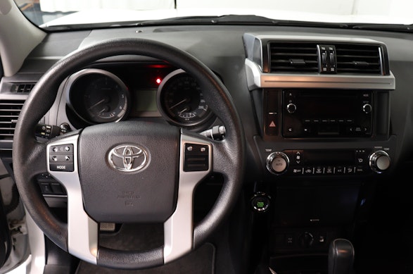 Toyota Toyota Land Cruiser 3.0 D-4D Linea Terra 2