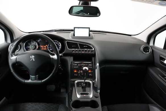 PEUGEOT 3008 1.6 THP 165 Allure 7