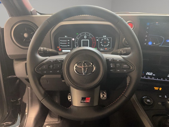 Vehicle image 4 Vehicle image 4