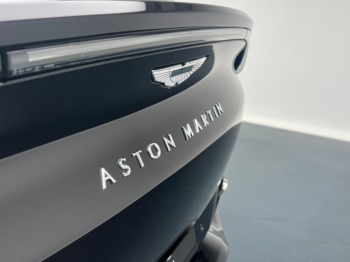 Vehicle image ASTON MARTIN DBX