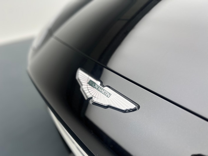 Vehicle image ASTON MARTIN DBX