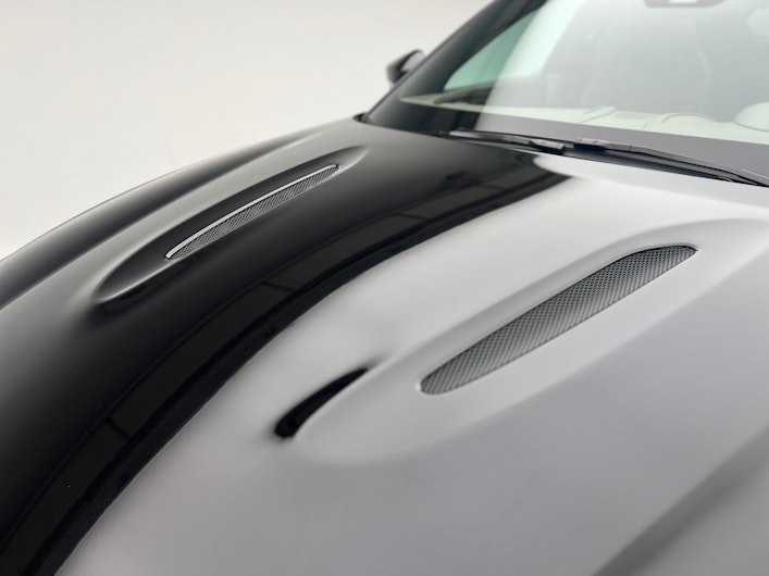 Vehicle image ASTON MARTIN DBX