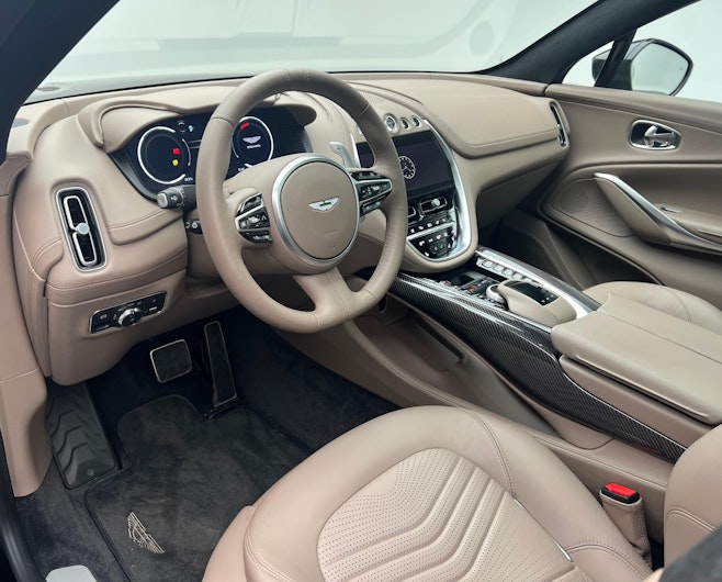 Vehicle image ASTON MARTIN DBX