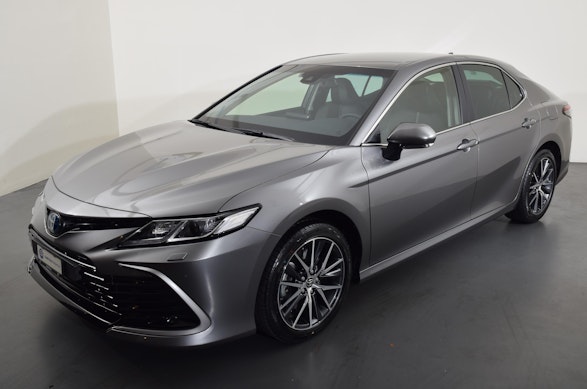 Toyota Camry 2.5 HSD Business 3