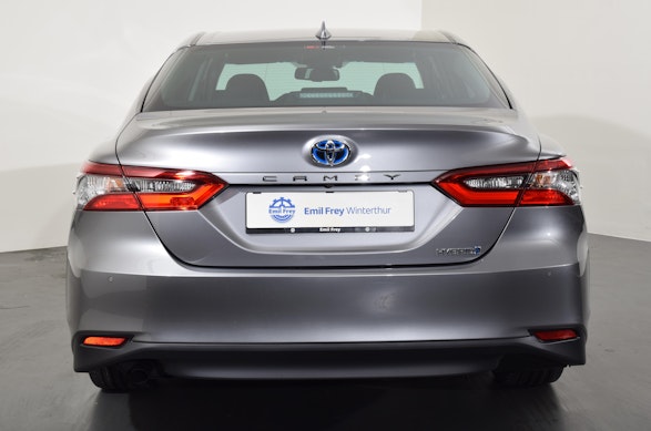 Toyota Camry 2.5 HSD Business 6