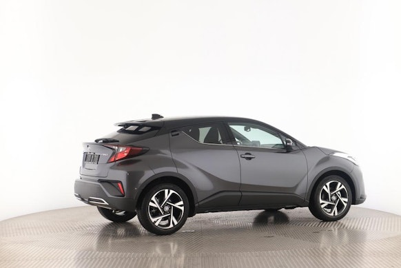 TOYOTA C-HR 2.0 VVTi HSD Trend 12