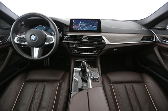 BMW 520d xDrive Touring 3