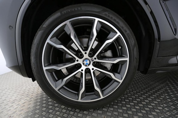 BMW X3 20d xDrive paddles 4